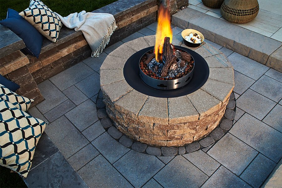 outdoor living space fire pit